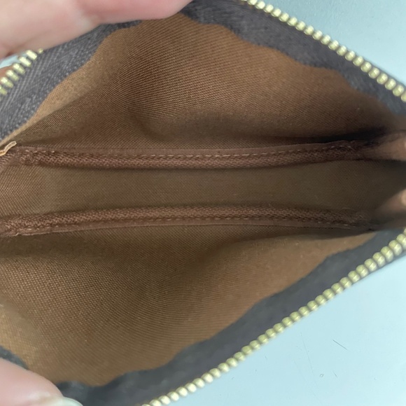 Louis Vuitton Mini Pochette Accessoires- Monogram - Picture 3 of 6